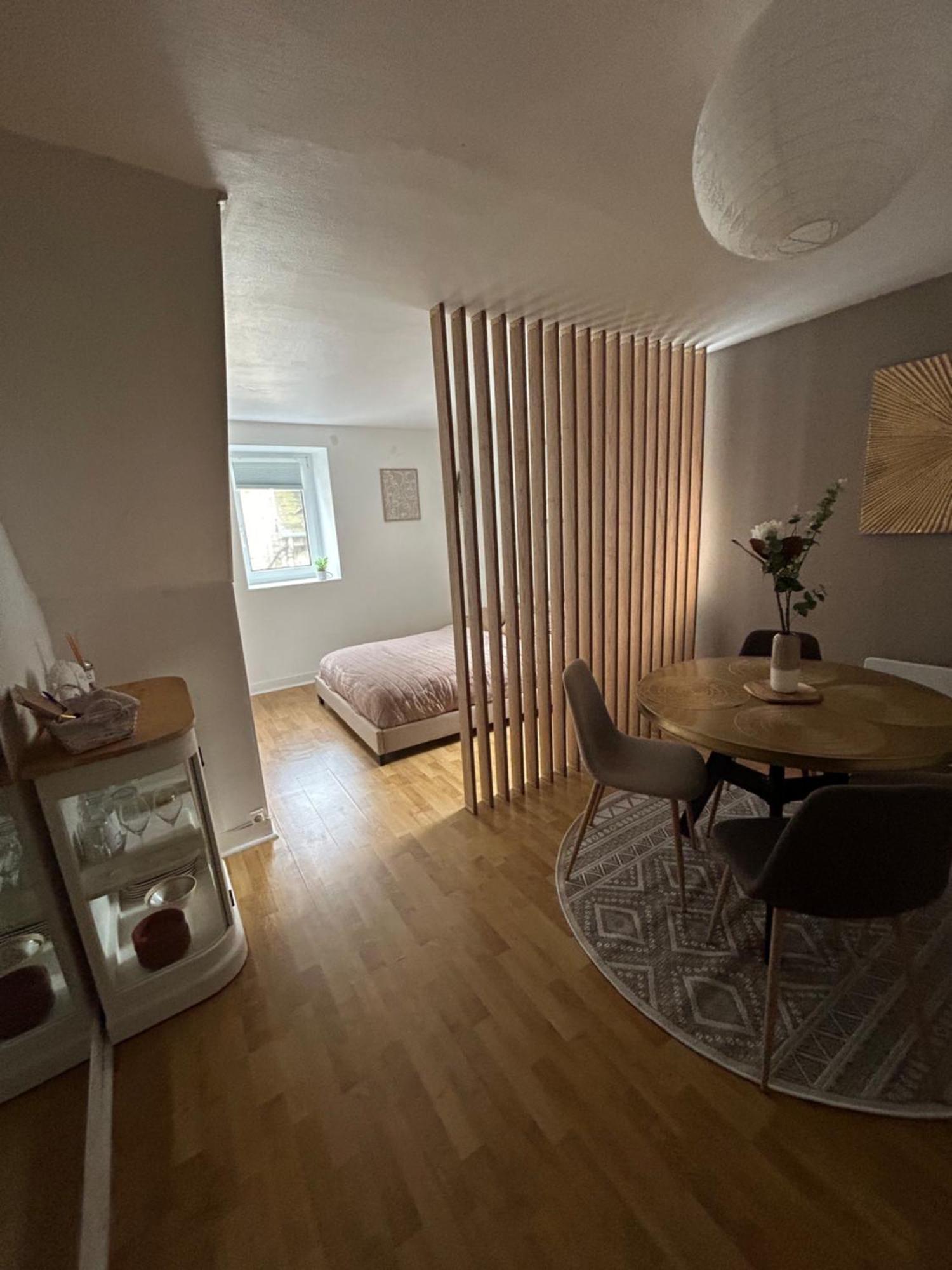 Appartement F2 Pour 4 Personnes Emplacement Ideal 2 Min A Pied De La Et Des Boutiques